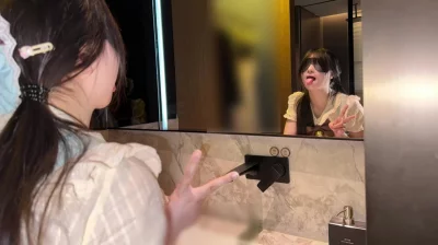 【女主已成年】镜前后入爆操Lo裙可爱白虎小母狗口交毒龙